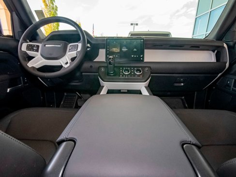 New 2025 Land Rover Defender 130 X-Dynamic SE image 40