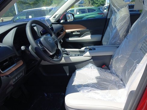 New 2025 Toyota Grand Highlander FWD image 9
