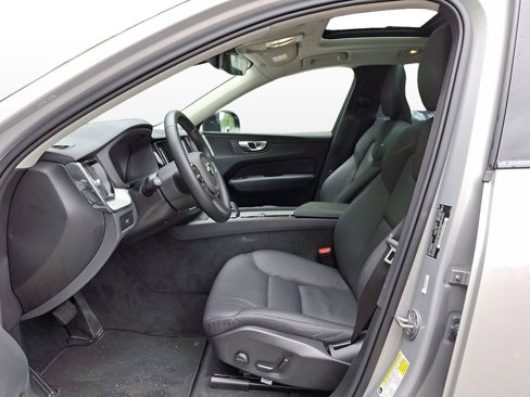 Certified 2025 Volvo XC60 B5 Plus image 13