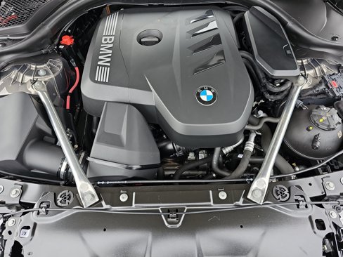 Used 2024 BMW 530i w/ Convenience Package image 32