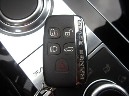 Used 2016 Land Rover Range Rover HSE image 25