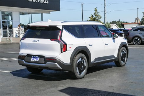 New 2026 Kia EV9 Wind image 17