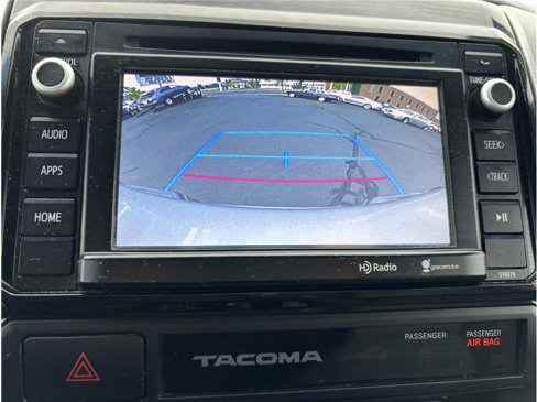 Used 2015 Toyota Tacoma 4x4 Double Cab image 16