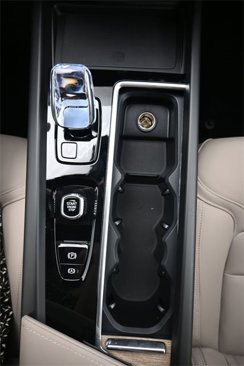 New 2026 Volvo XC60 B5 Plus w/ Protection Package Premier image 11