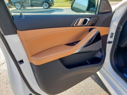New 2026 BMW X6 xDrive40i w/ Climate Comfort Package image 6