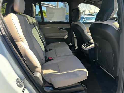 New 2026 Volvo XC90 B6 Ultra image 12