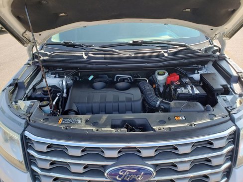 Used 2017 Ford Explorer XLT w/ Equipment Group 202A image 21