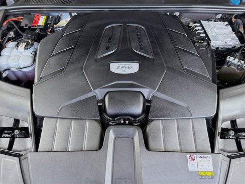 Certified 2022 Porsche Cayenne S Platinum image 24