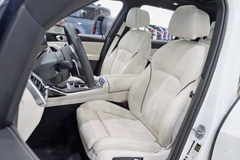 Used 2025 BMW X7 xDrive40i w/ M Sport Package image 31