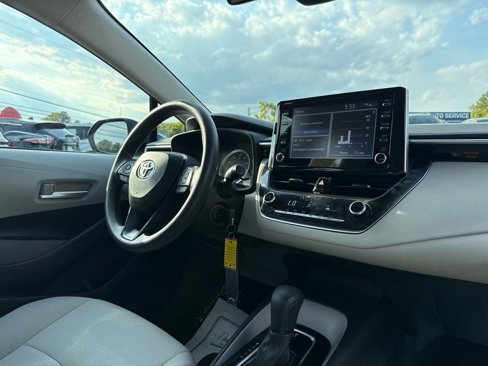 Used 2020 Toyota Corolla LE image 39