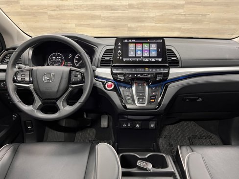 Used 2025 Honda Odyssey Touring image 2
