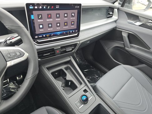 New 2025 Volkswagen Tiguan SE R-Line image 21