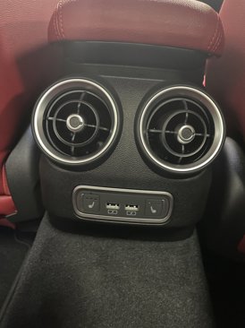 New 2025 Alfa Romeo Giulia AWD w/ Veloce Package AWD image 18