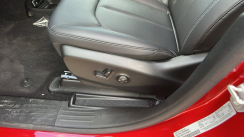 New 2025 Chrysler Voyager LX image 18