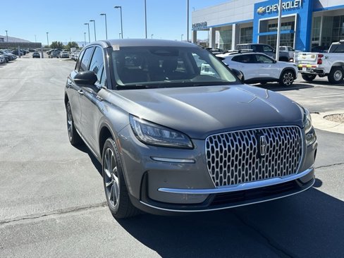 Used 2023 Lincoln Corsair AWD image 2