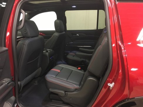Used 2024 Chevrolet Traverse RS w/ LPO, Floor Liner Package image 20