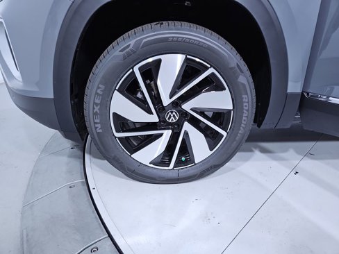 New 2025 Volkswagen Atlas SEL image 27