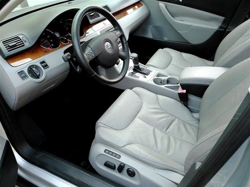 Used 2007 Volkswagen Passat 2.0T image 9