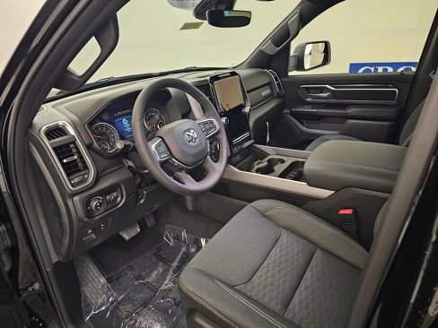 New 2026 RAM 1500 4x4 Crew Cab image 11
