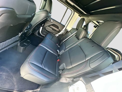 New 2025 Jeep Wrangler Unlimited Rubicon image 27