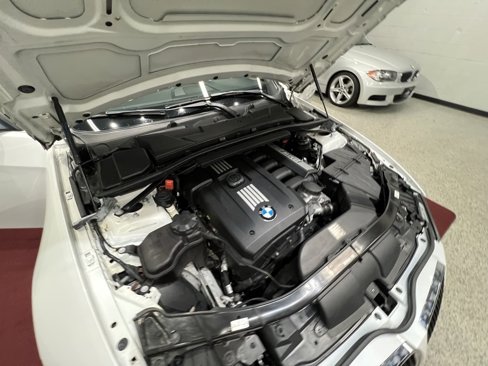 Used 2012 BMW 328i Convertible image 32