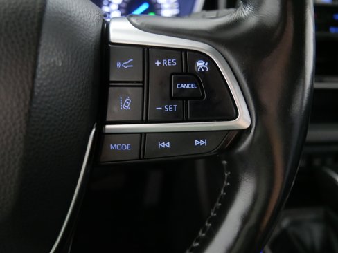 Used 2020 Toyota Highlander Limited image 28