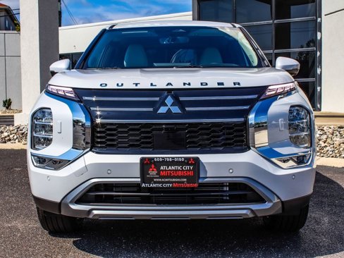 New 2025 Mitsubishi Outlander SE image 2