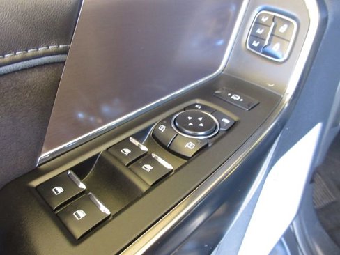 New 2026 Ford F250 Platinum w/ Tremor Off-Road Package image 10