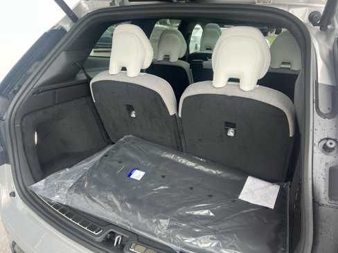 New 2025 Volvo EX90 Ultra image 12