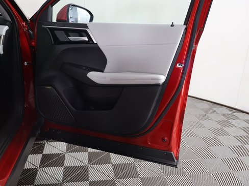 New 2025 Mitsubishi Outlander SE image 28