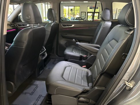 Used 2024 Volkswagen Atlas SEL image 46