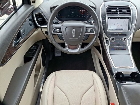 Used 2019 Lincoln Nautilus Reserve image 14
