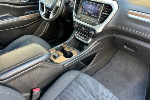 Used 2023 GMC Acadia SLE w/ Elevation Edition image 16