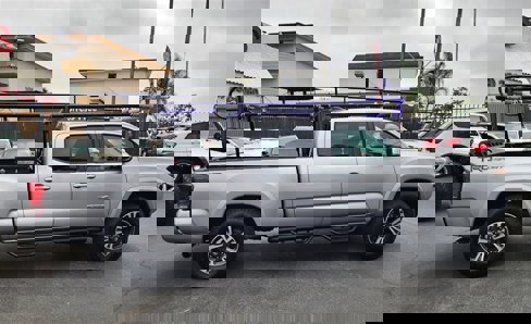 Used 2017 Toyota Tacoma TRD Sport image 17