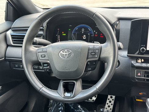 Used 2025 Toyota Camry SE image 23