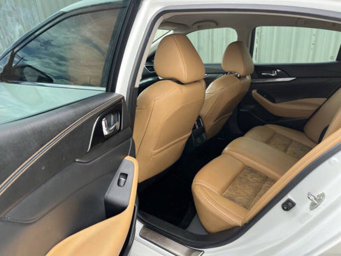 Used 2018 Nissan Maxima SR image 10