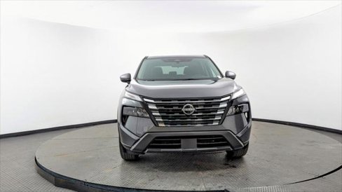 Used 2025 Nissan Rogue SV image 11