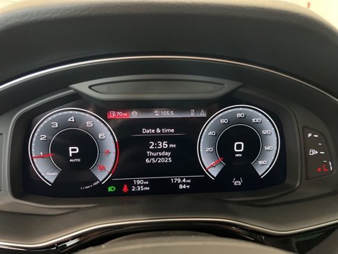 New 2025 Audi Q8 Premium image 29
