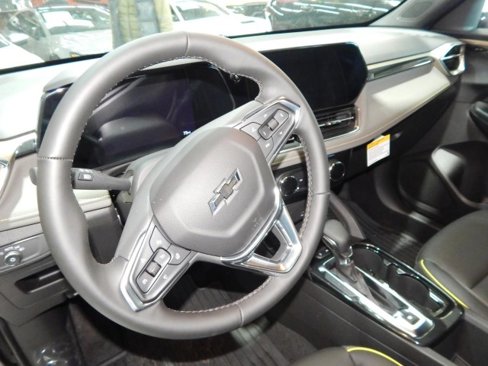 Used 2025 Chevrolet TrailBlazer ACTIV image 16