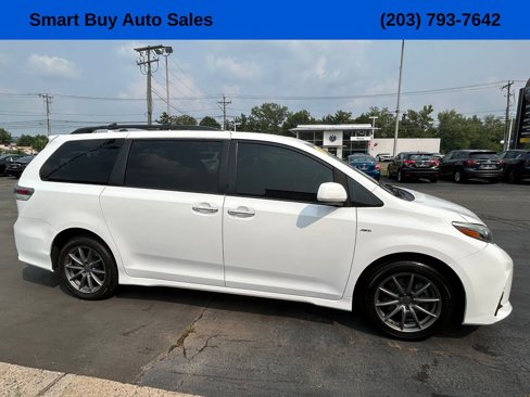Used 2019 Toyota Sienna SE image 5