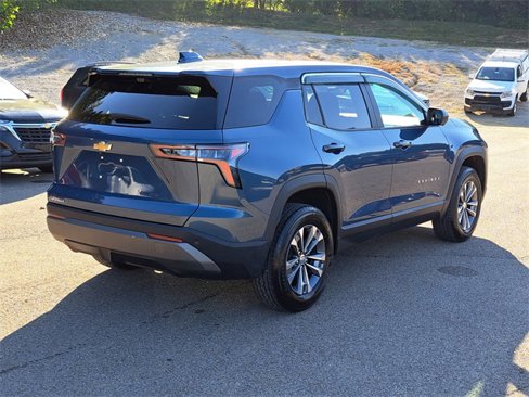 Used 2025 Chevrolet Equinox LT w/ Safety and Technology Package image 5