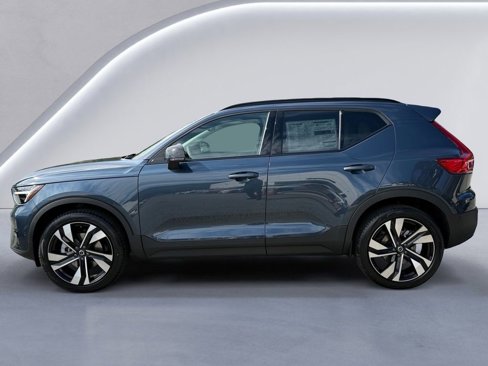 New 2026 Volvo XC40 B5 Plus w/ Protection Package Premier image 6