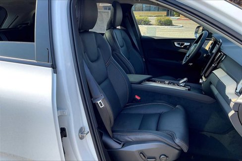 New 2026 Volvo XC60 B5 Ultra w/ Climate Package image 31