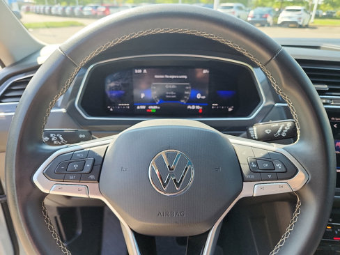 Used 2022 Volkswagen Tiguan SE image 21
