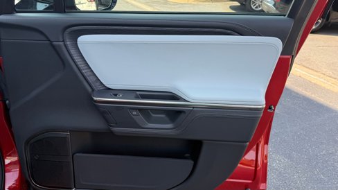 Used 2025 Rivian R1S Adventure image 20
