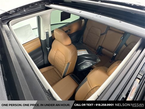 New 2025 Nissan Pathfinder Platinum image 23