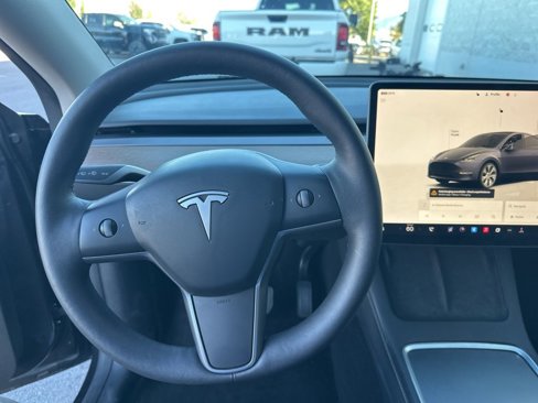 Used 2024 Tesla Model Y Long Range image 11