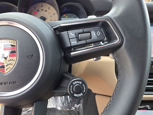 New 2025 Porsche Macan image 37