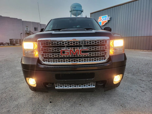 Used 2013 GMC Sierra 2500 Denali w/ Suspension Package, Off-Road image 9
