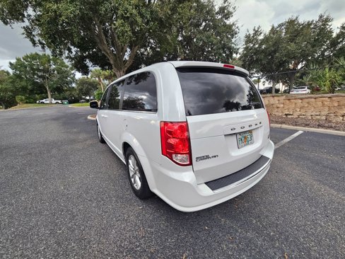 Used 2019 Dodge Grand Caravan SXT image 6